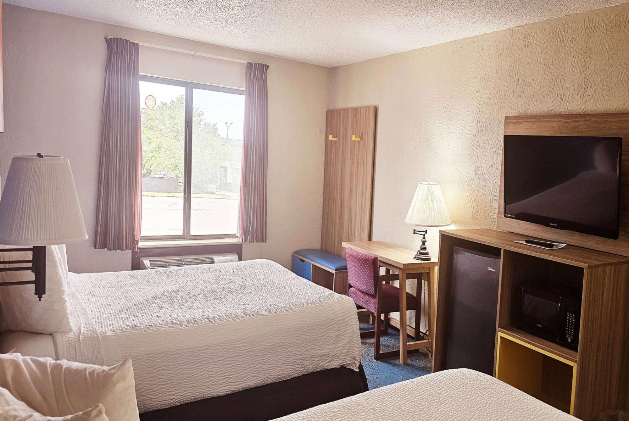 Days Inn By Wyndham Ozark Springfield Exterior foto